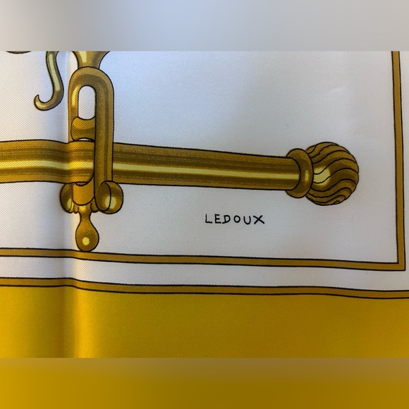 Vintage Hermes Silk Scarf Carrick a Pompe Lord & Taylor Yellow 90cm - Picture 8 of 9